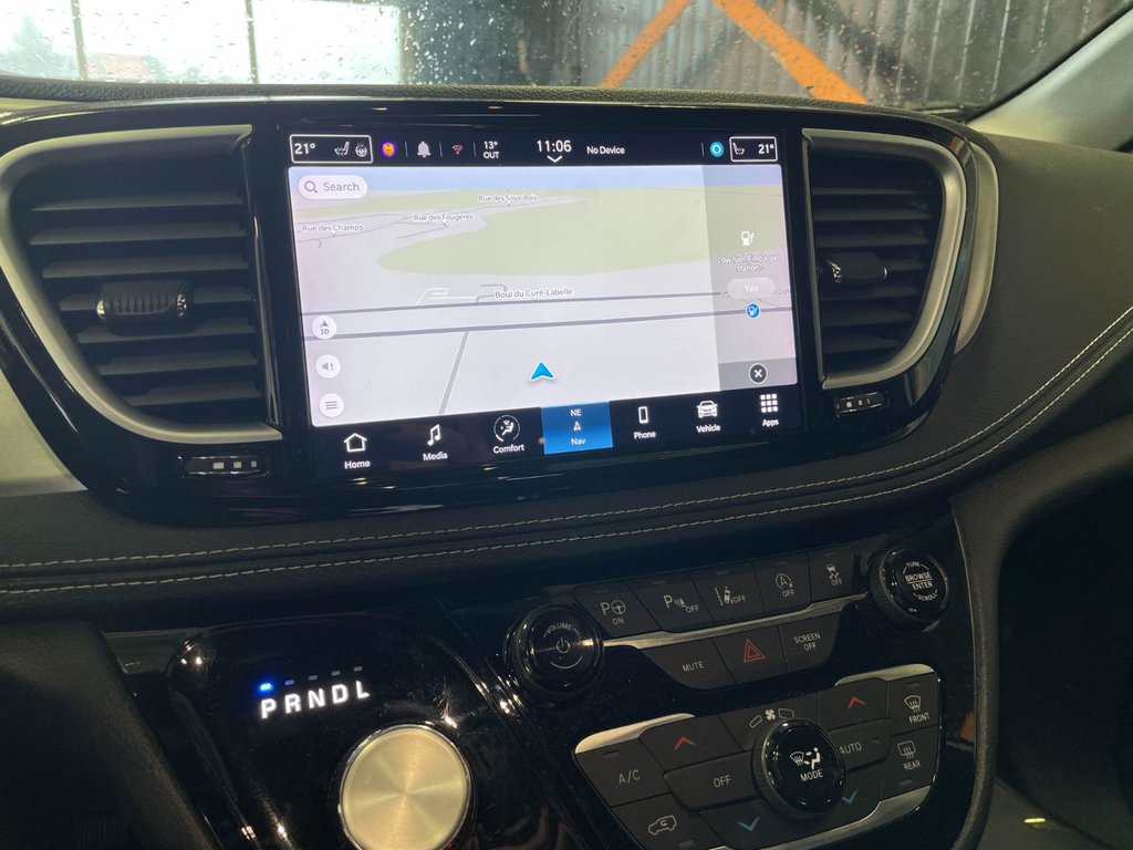 2024 Chrysler Pacifica in St-Jérôme, Quebec - 4 - w1024h768px