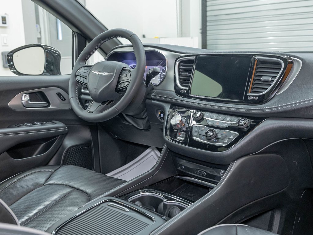 2024 Chrysler Pacifica in St-Jérôme, Quebec - 29 - w1024h768px