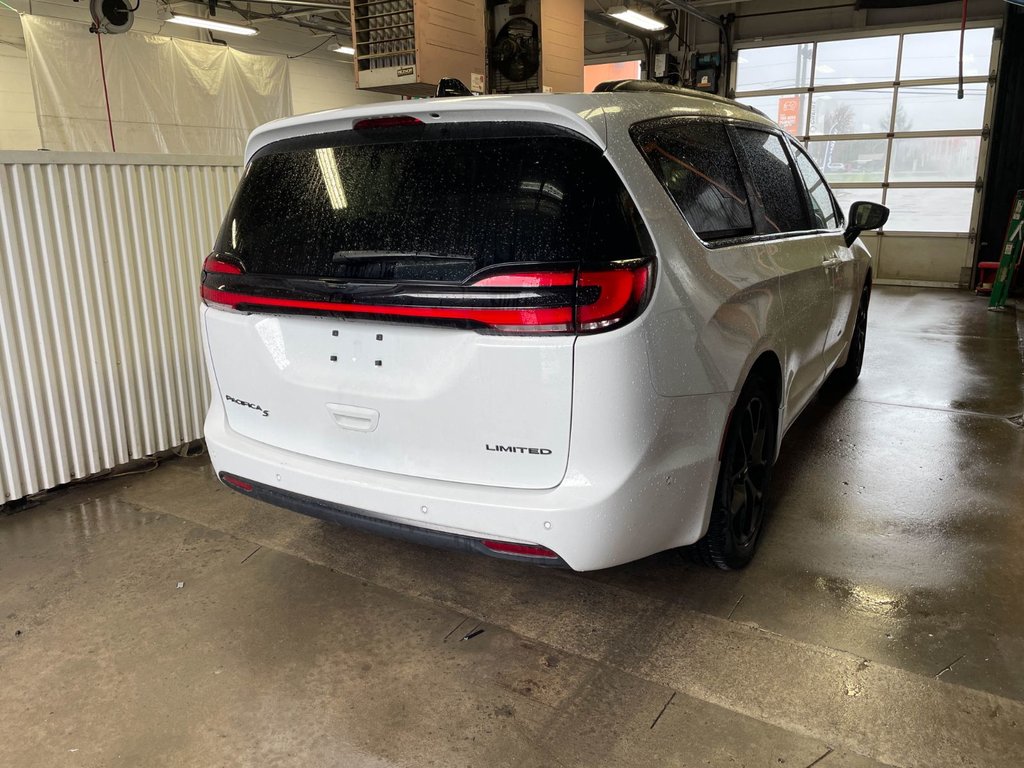 2024 Chrysler Pacifica in St-Jérôme, Quebec - 10 - w1024h768px