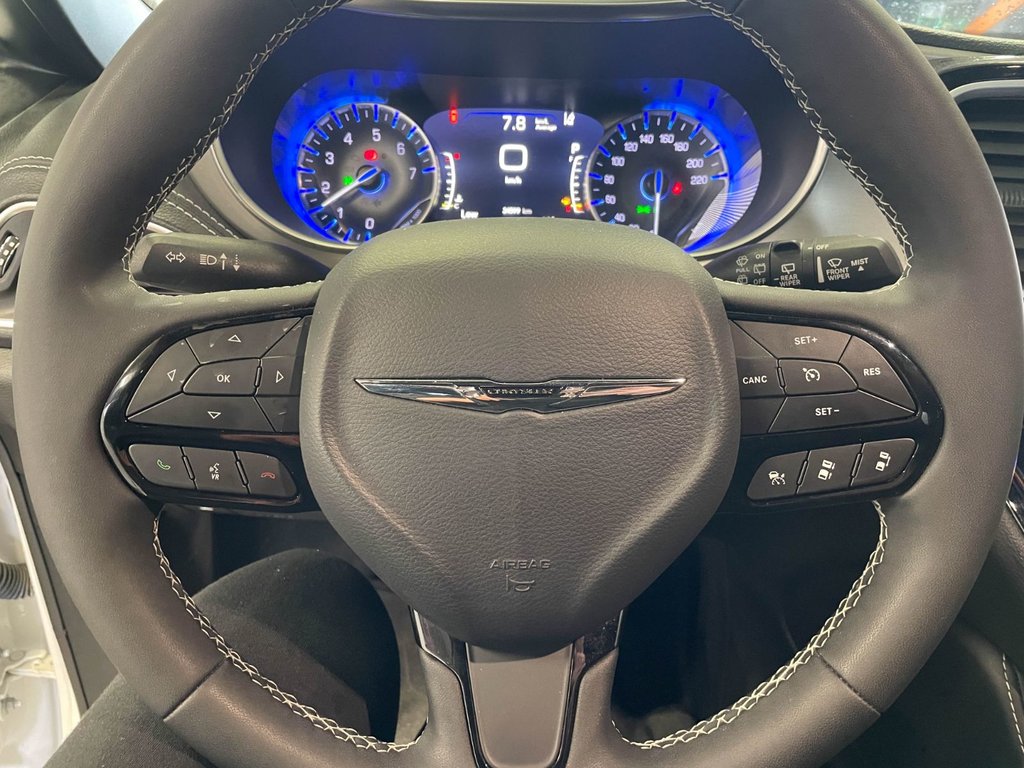 2024 Chrysler Pacifica in St-Jérôme, Quebec - 16 - w1024h768px