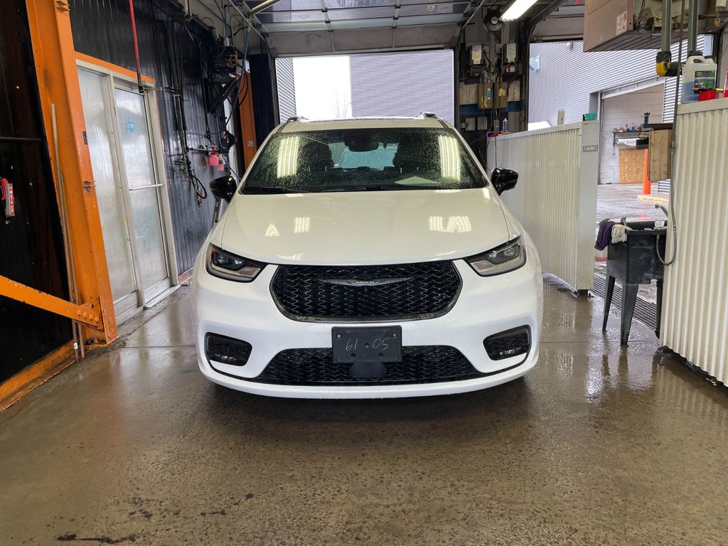 2024 Chrysler Pacifica in St-Jérôme, Quebec - 6 - w1024h768px