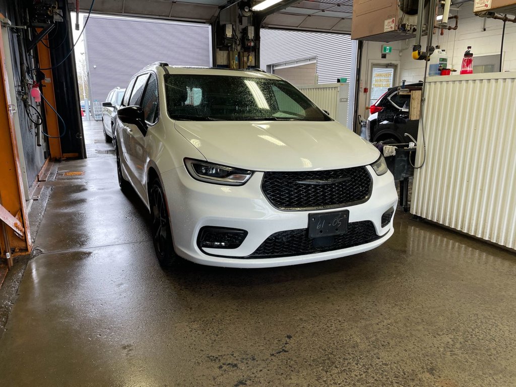 2024 Chrysler Pacifica in St-Jérôme, Quebec - 12 - w1024h768px