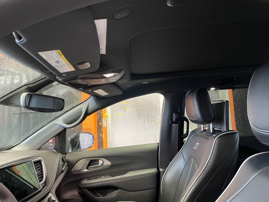 2024 Chrysler Pacifica in St-Jérôme, Quebec - 3 - w1024h768px