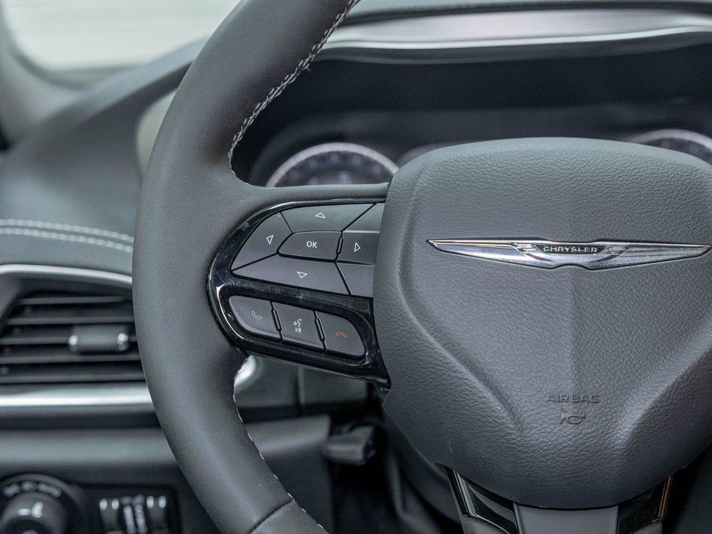 2024 Chrysler Pacifica in St-Jérôme, Quebec - 15 - w1024h768px
