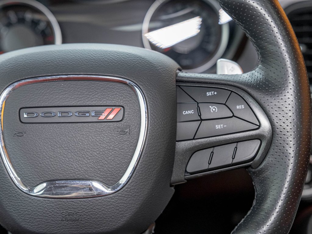 2017 Dodge Challenger in St-Jérôme, Quebec - 16 - w1024h768px