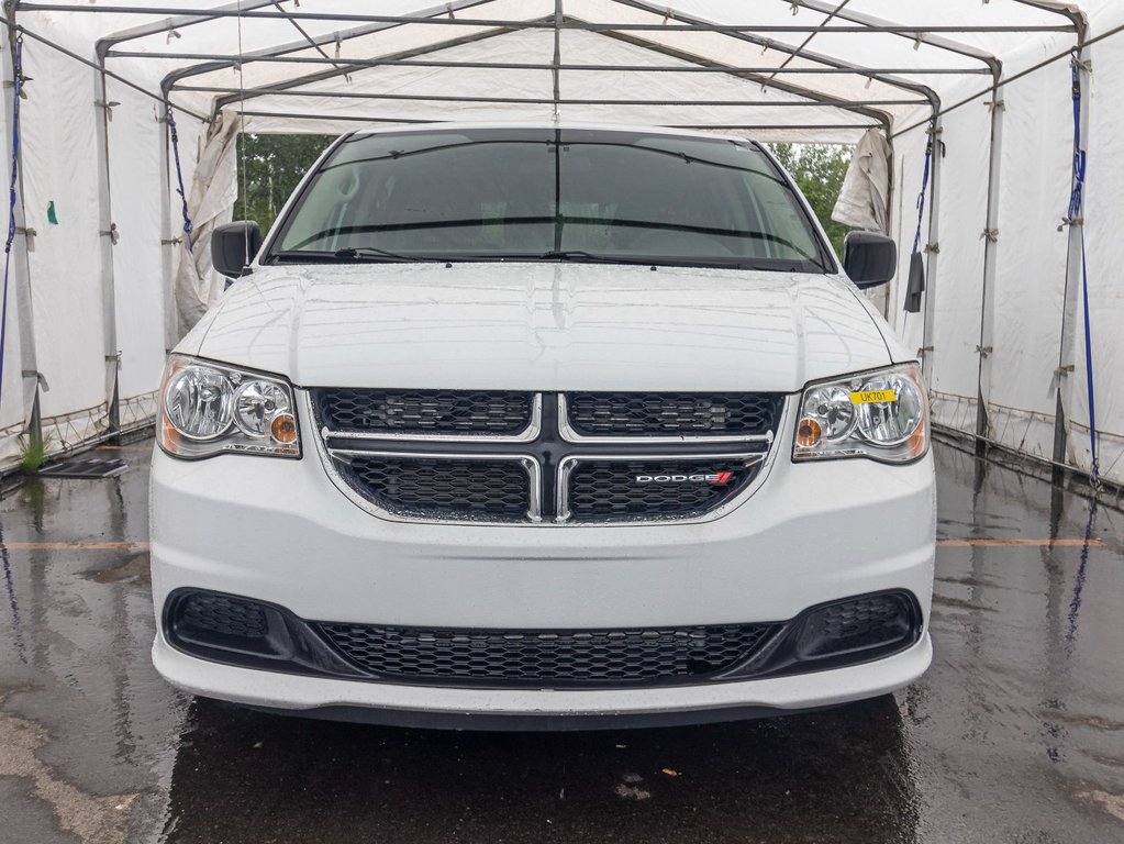 2017 Dodge Grand Caravan in St-Jérôme, Quebec - 4 - w1024h768px