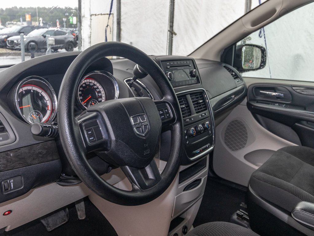 2017 Dodge Grand Caravan in St-Jérôme, Quebec - 3 - w1024h768px