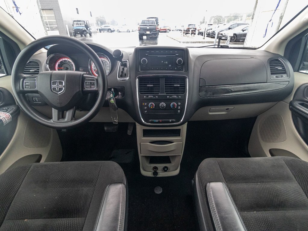 2017 Dodge Grand Caravan in St-Jérôme, Quebec - 10 - w1024h768px