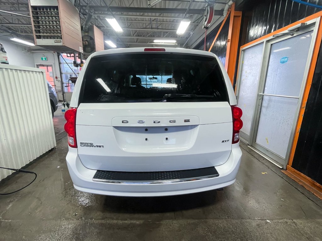 2017 Dodge Grand Caravan in St-Jérôme, Quebec - 6 - w1024h768px