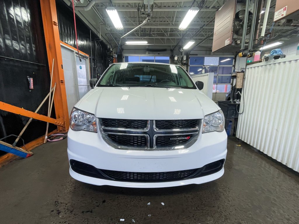 2017 Dodge Grand Caravan in St-Jérôme, Quebec - 4 - w1024h768px