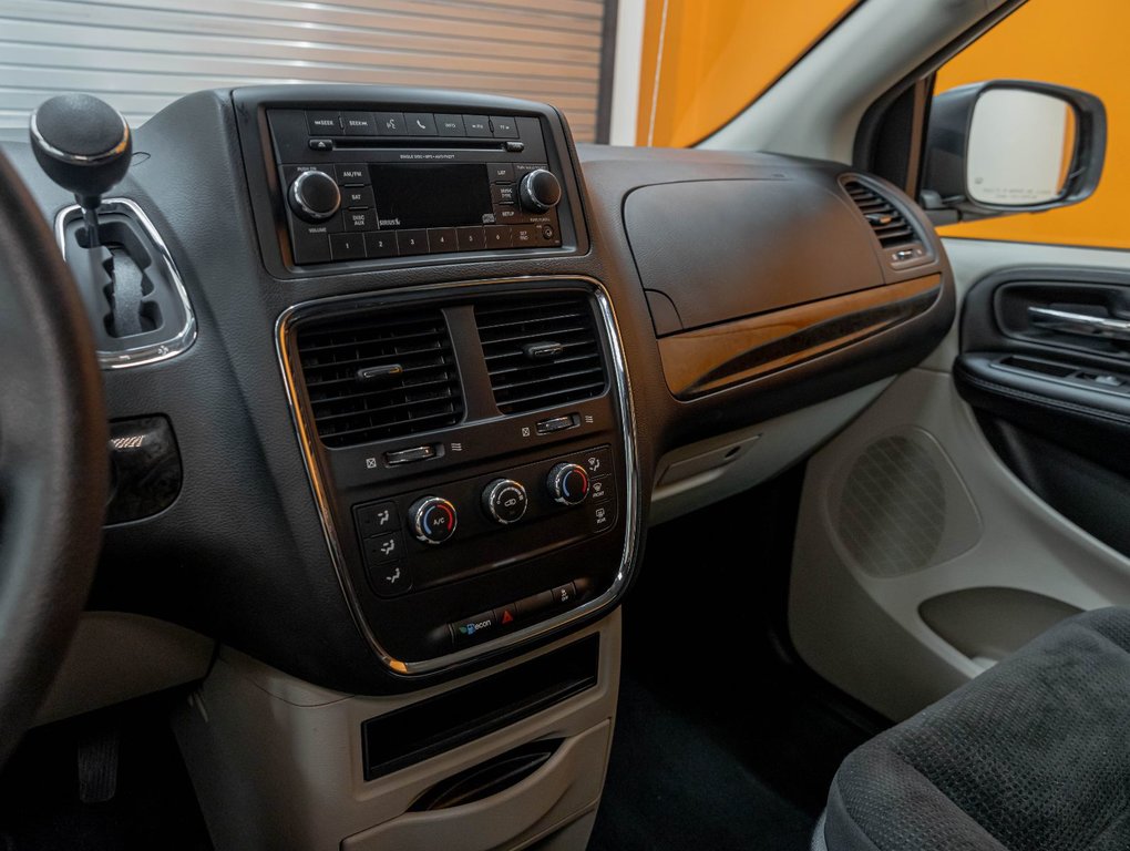 2019 Dodge Grand Caravan in St-Jérôme, Quebec - 16 - w1024h768px