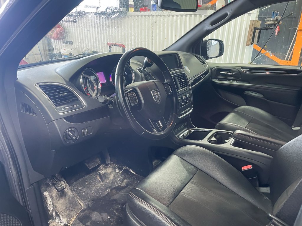 2019 Dodge Grand Caravan in St-Jérôme, Quebec - 4 - w1024h768px