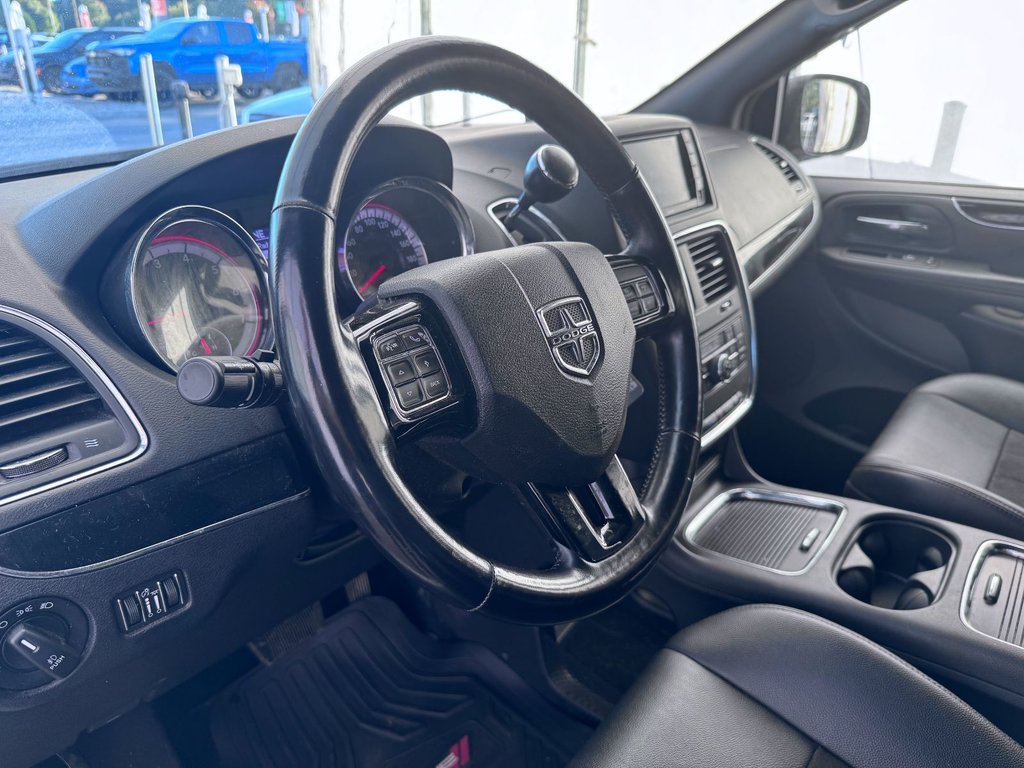 2020 Dodge Grand Caravan in St-Jérôme, Quebec - 3 - w1024h768px