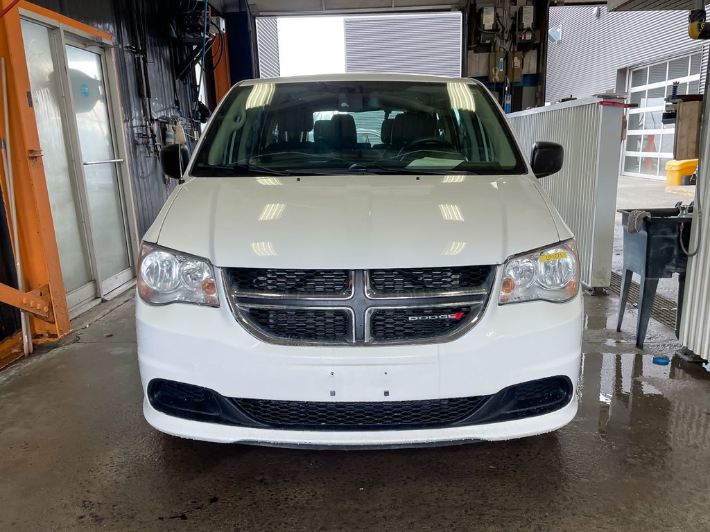 2020 Dodge Grand Caravan in St-Jérôme, Quebec - 4 - w1024h768px