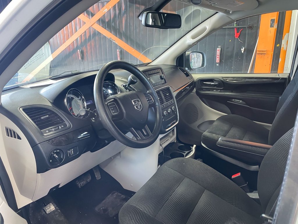 2020 Dodge Grand Caravan in St-Jérôme, Quebec - 3 - w1024h768px