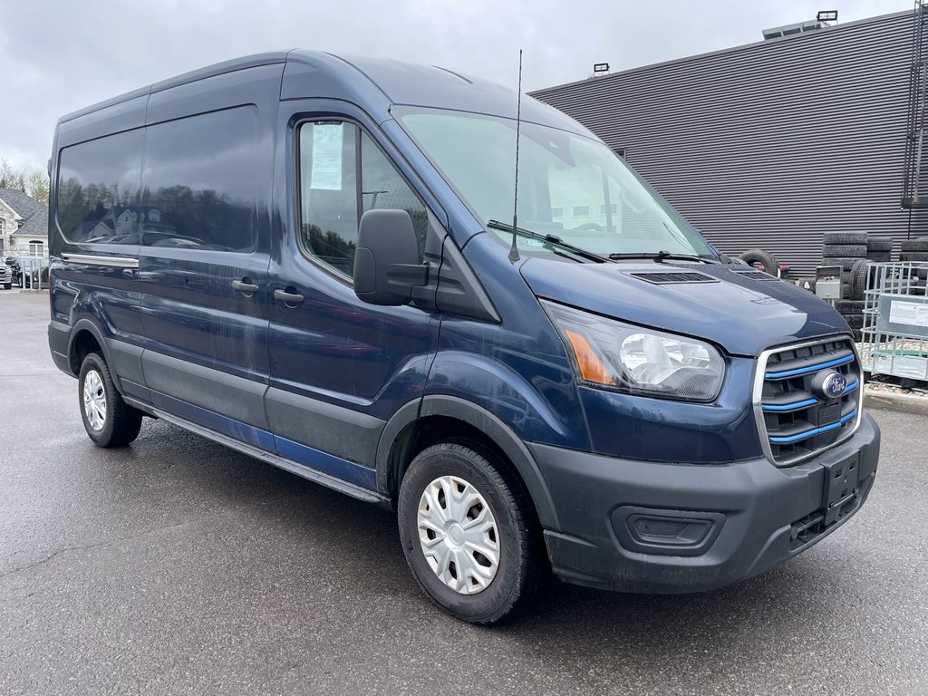 2022 Ford E-Transit Cargo Van in St-Jérôme, Quebec - 10 - w1024h768px