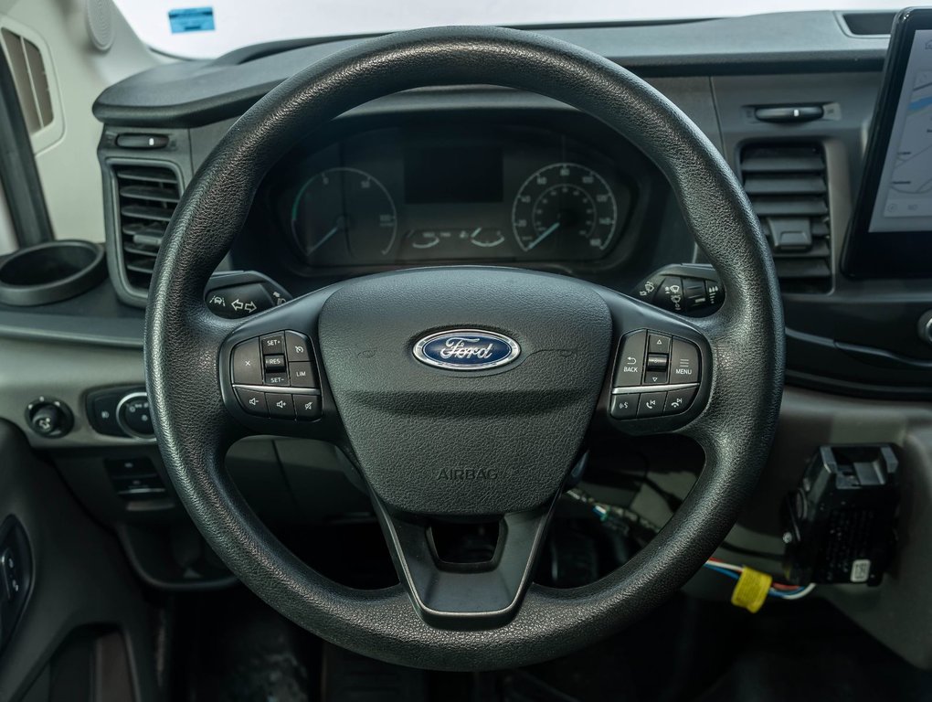 2023 Ford E-Transit Cargo Van in St-Jérôme, Quebec - 14 - w1024h768px