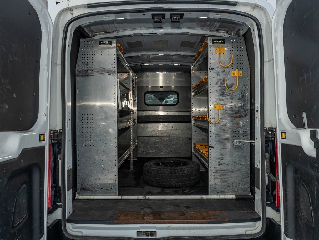 2023 Ford E-Transit Cargo Van in St-Jérôme, Quebec - 22 - w1024h768px