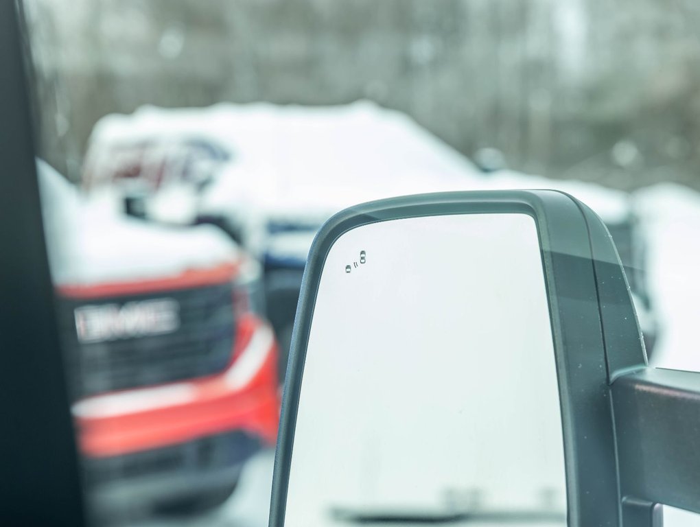 2023 Ford E-Transit Cargo Van in St-Jérôme, Quebec - 23 - w1024h768px