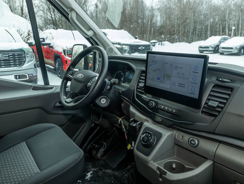 2023 Ford E-Transit Cargo Van in St-Jérôme, Quebec - 20 - w1024h768px