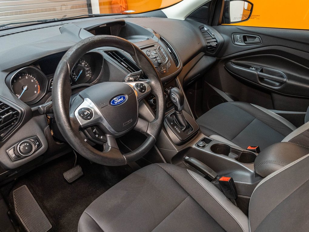 2016 Ford Escape in St-Jérôme, Quebec - 2 - w1024h768px