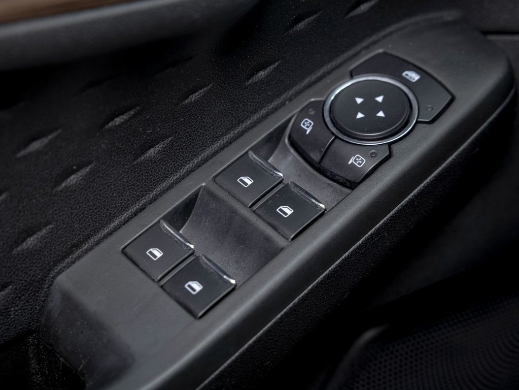 2020 Ford Escape in St-Jérôme, Quebec - 26 - w1024h768px