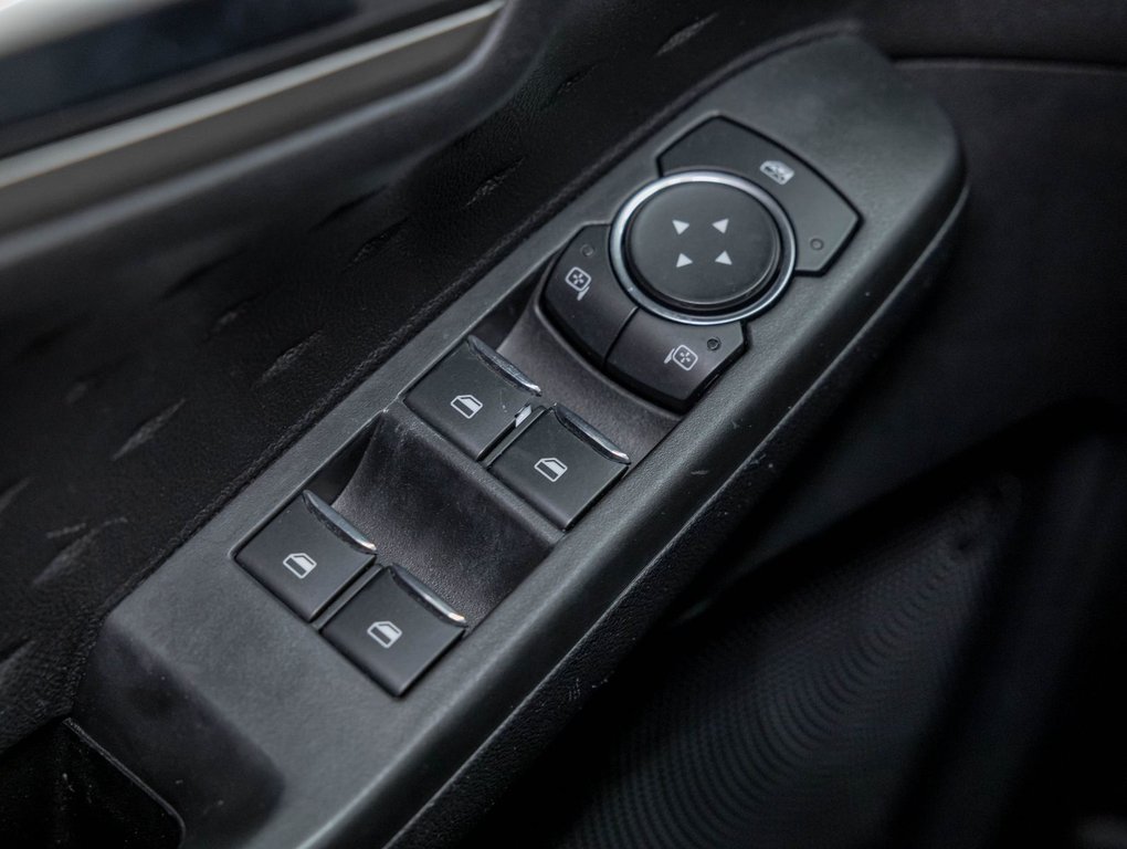 Ford Escape  2020 à St-Jérôme, Québec - 24 - w1024h768px