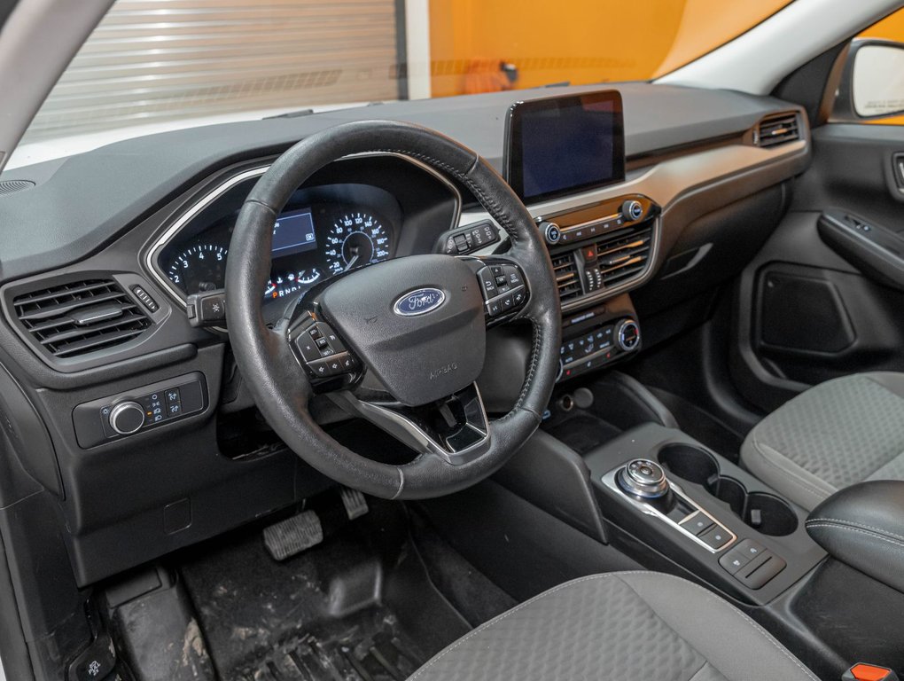 2021 Ford Escape in St-Jérôme, Quebec - 2 - w1024h768px