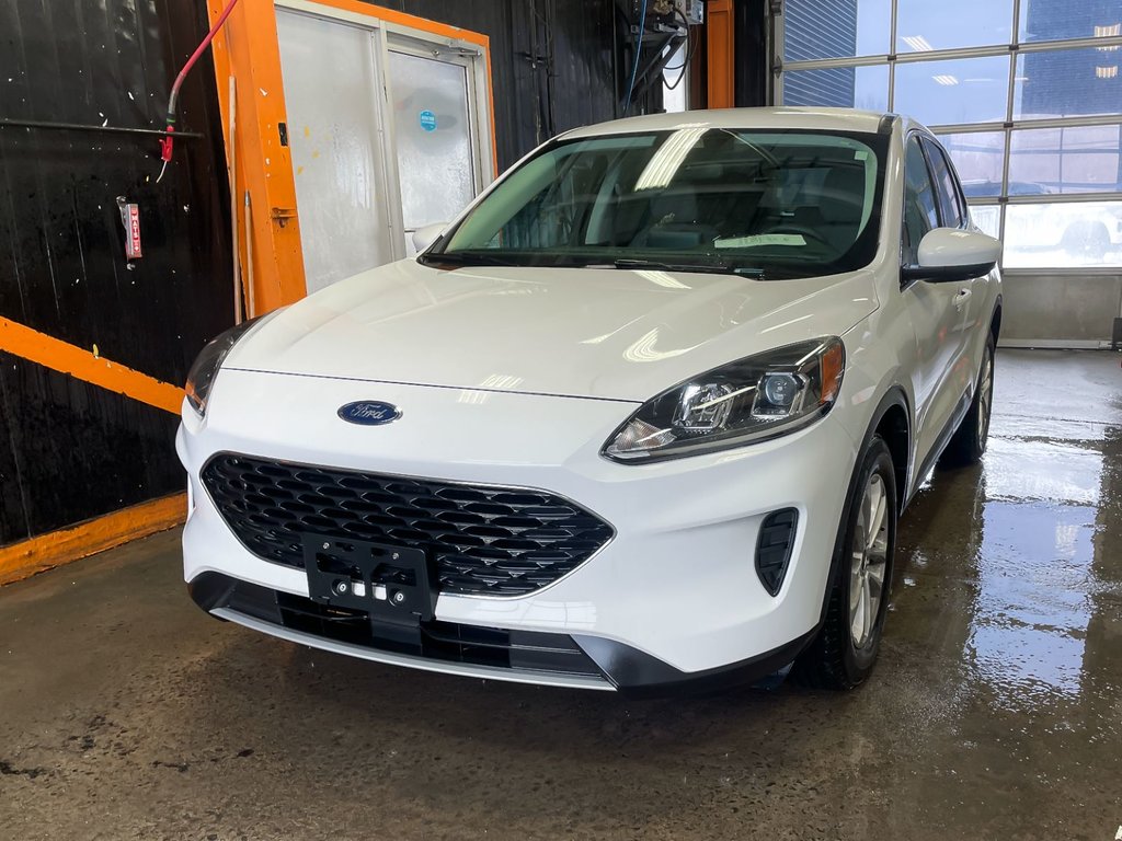 Ford Escape  2021 à St-Jérôme, Québec - 1 - w1024h768px
