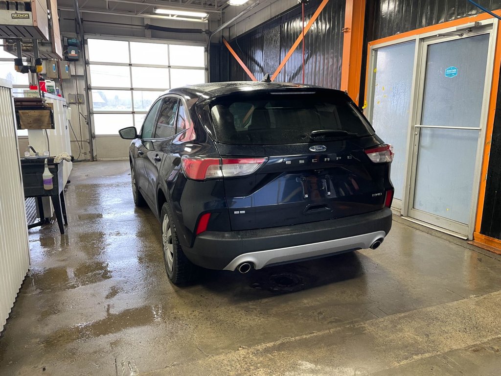 Ford Escape  2021 à St-Jérôme, Québec - 6 - w1024h768px