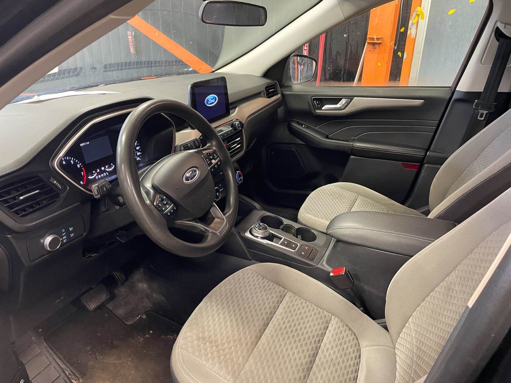 Ford Escape  2021 à St-Jérôme, Québec - 4 - w1024h768px