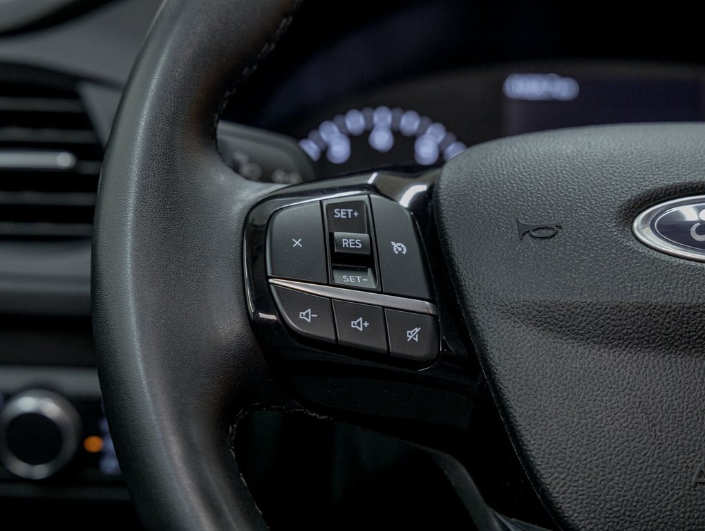 2022 Ford Escape in St-Jérôme, Quebec - 14 - w1024h768px