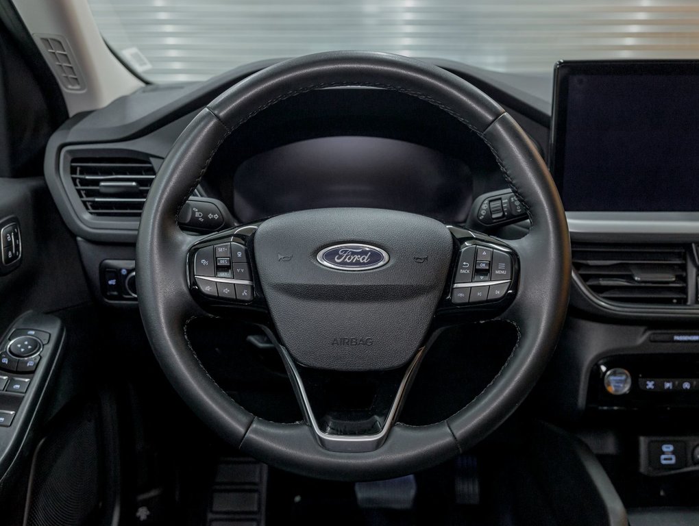 Ford Escape  2023 à St-Jérôme, Québec - 12 - w1024h768px