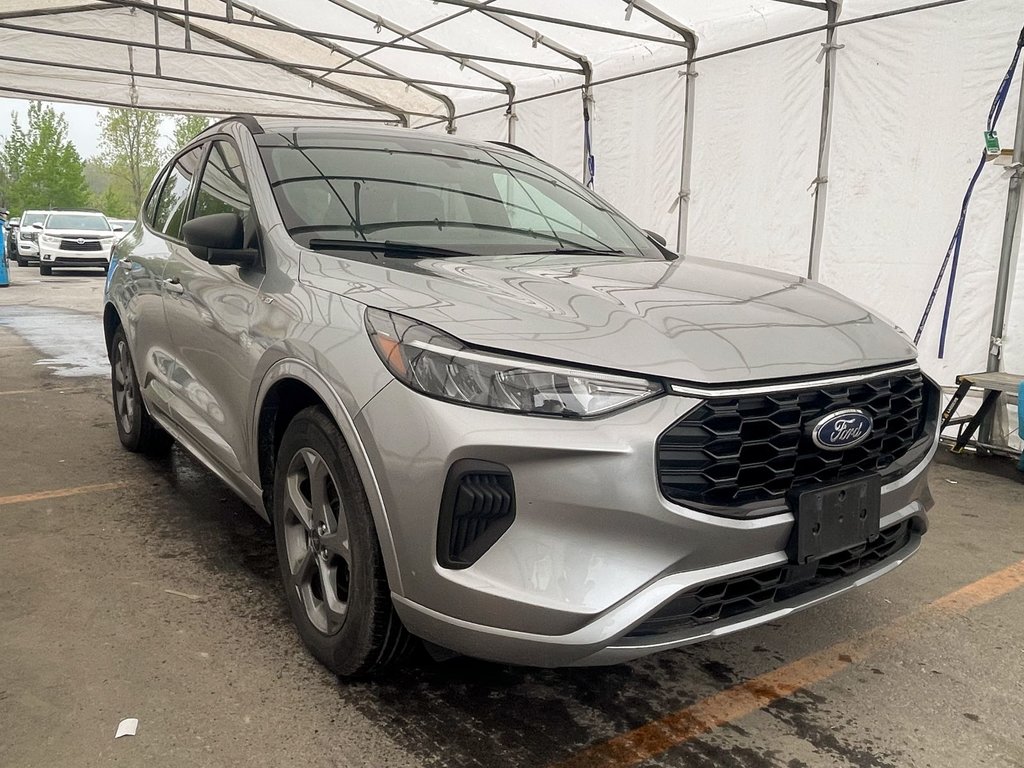 Ford Escape  2023 à St-Jérôme, Québec - 9 - w1024h768px