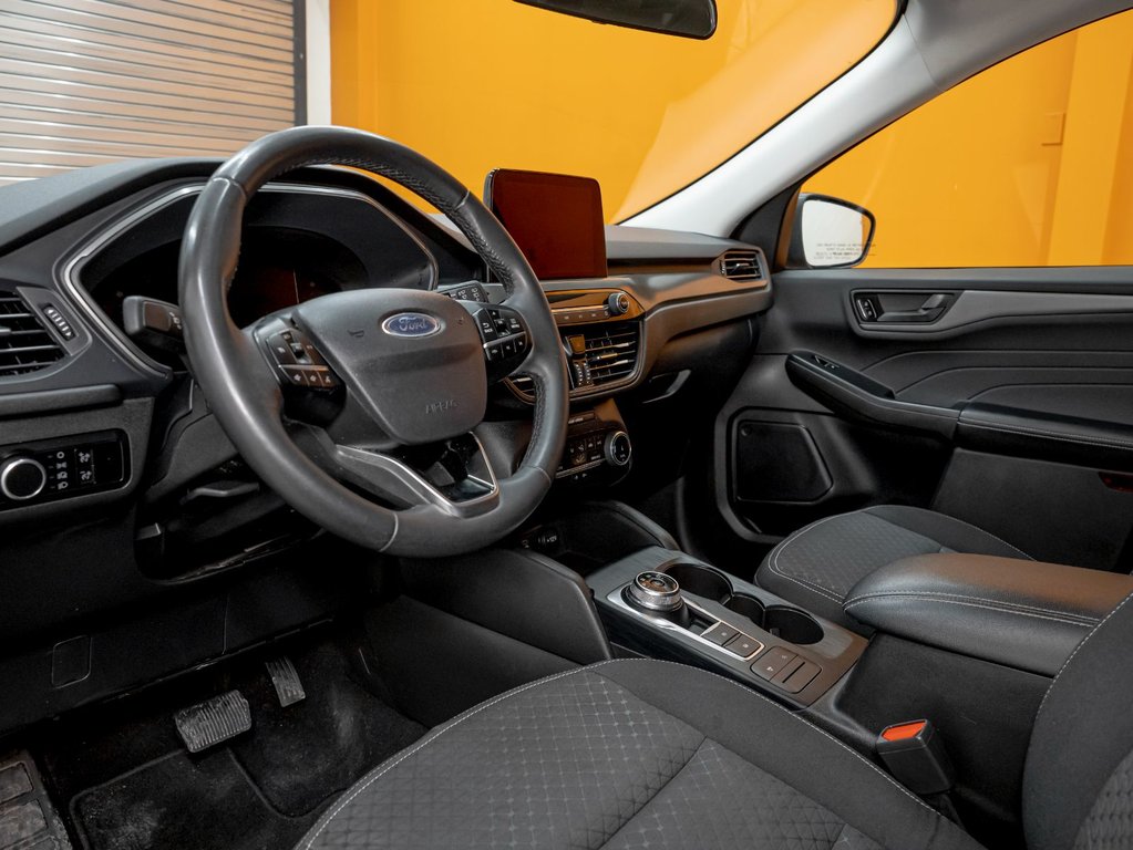 Ford Escape  2023 à St-Jérôme, Québec - 2 - w1024h768px