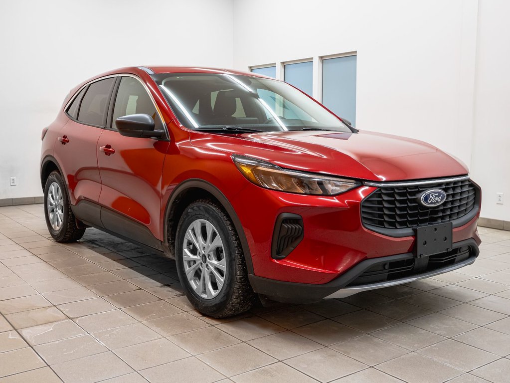 Ford Escape  2023 à St-Jérôme, Québec - 9 - w1024h768px