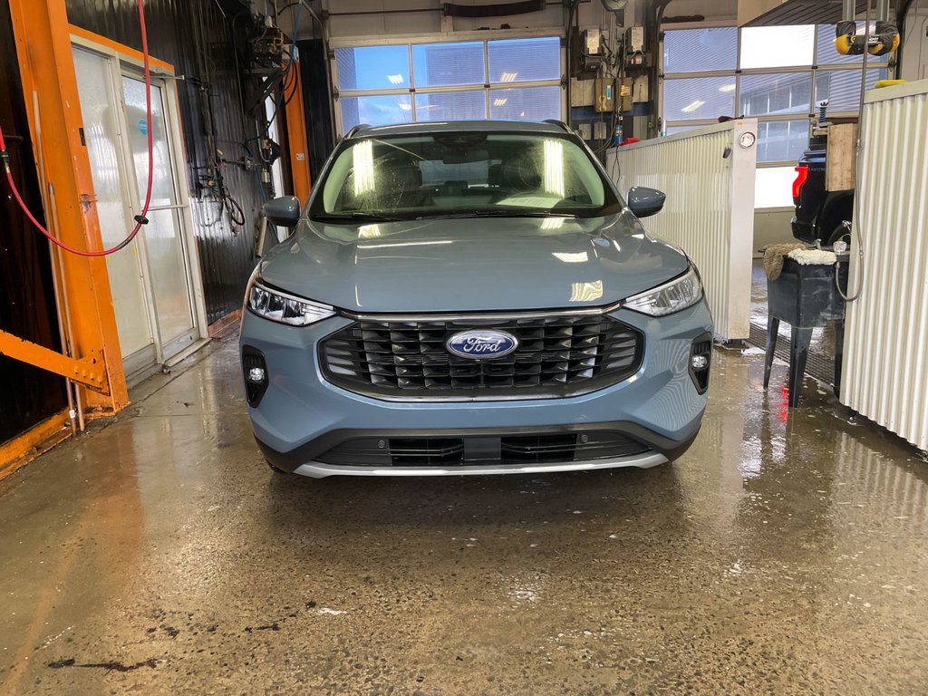Ford Escape  2023 à St-Jérôme, Québec - 5 - w1024h768px