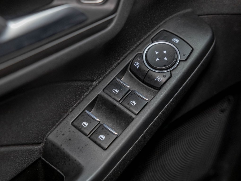 Ford Escape  2023 à St-Jérôme, Québec - 27 - w1024h768px
