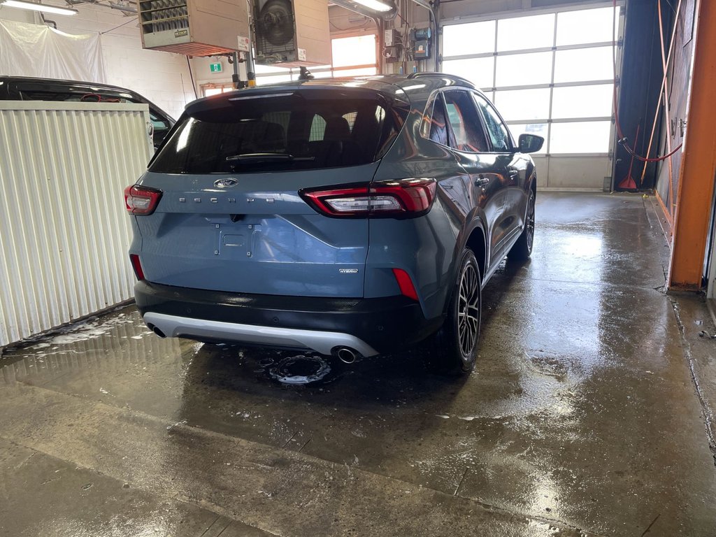 Ford Escape  2023 à St-Jérôme, Québec - 9 - w1024h768px