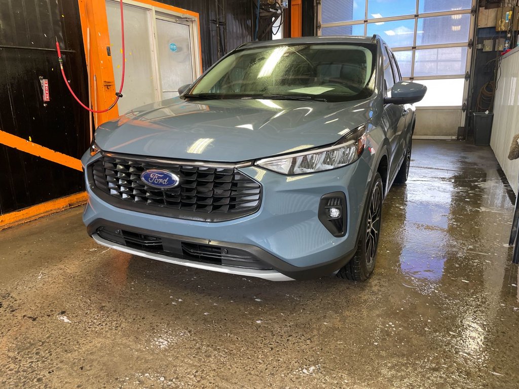 Ford Escape  2023 à St-Jérôme, Québec - 1 - w1024h768px