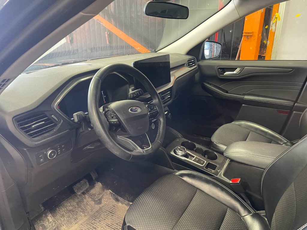 Ford Escape  2023 à St-Jérôme, Québec - 4 - w1024h768px