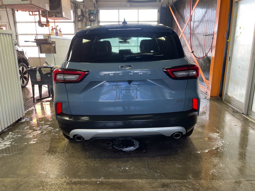Ford Escape  2023 à St-Jérôme, Québec - 8 - w1024h768px