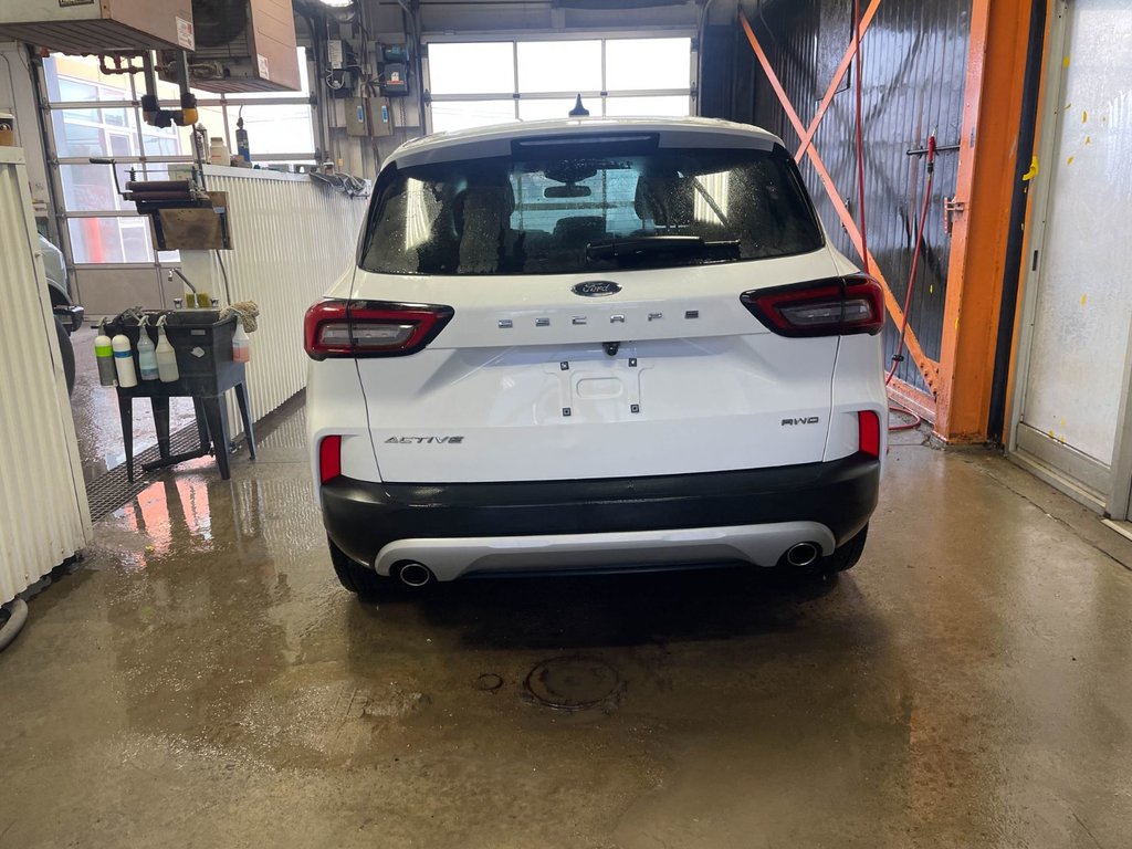 Ford Escape  2025 à St-Jérôme, Québec - 6 - w1024h768px