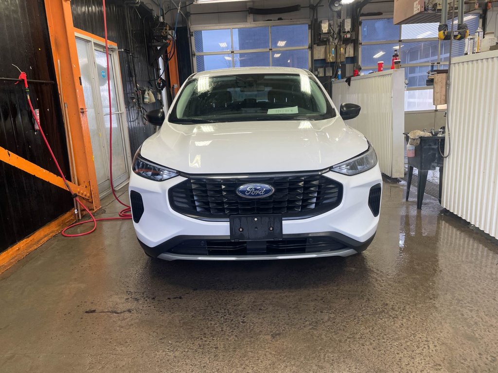 Ford Escape  2025 à St-Jérôme, Québec - 4 - w1024h768px
