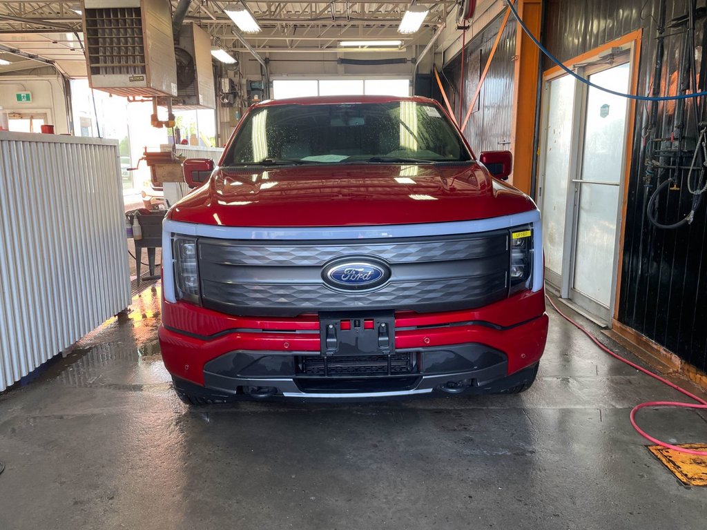 2022 Ford F-150 Lightning in St-Jérôme, Quebec - 6 - w1024h768px