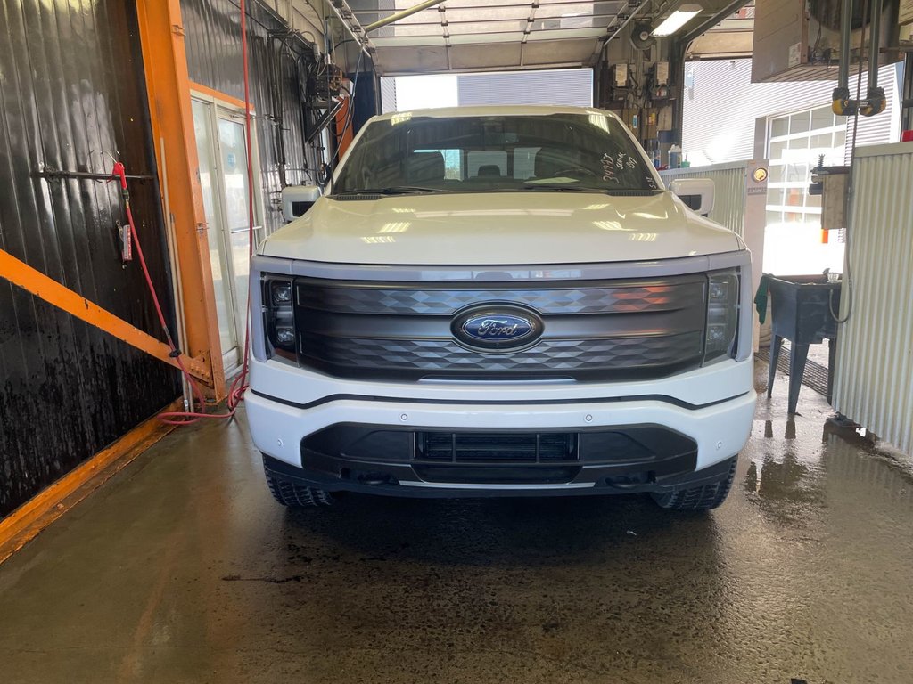 2023 Ford F-150 Lightning in St-Jérôme, Quebec - 5 - w1024h768px