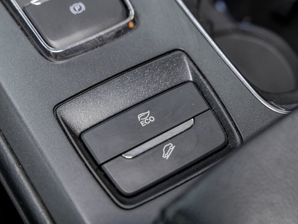2019 Ford FUSION HYBRID in St-Jérôme, Quebec - 25 - w1024h768px