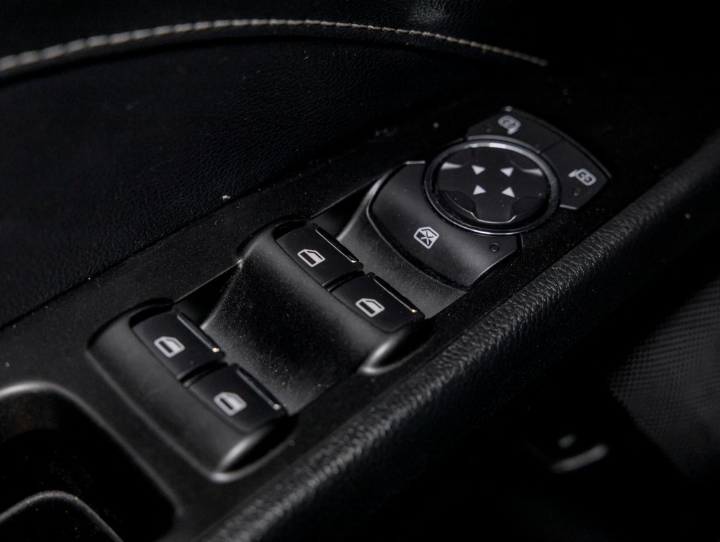 2019 Ford FUSION HYBRID in St-Jérôme, Quebec - 27 - w1024h768px