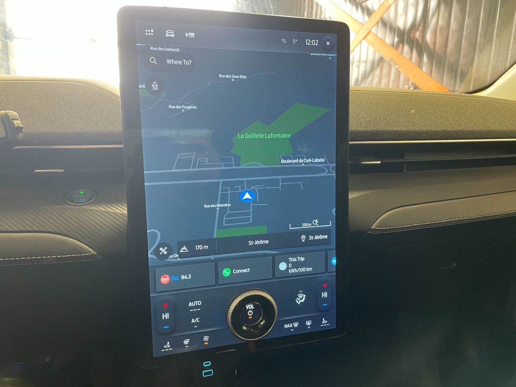 2021 Ford Mustang Mach-E in St-Jérôme, Quebec - 4 - w1024h768px