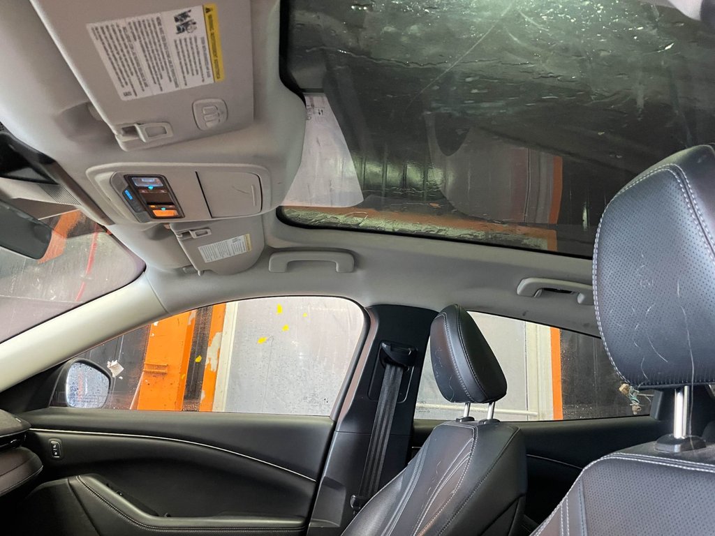 2021 Ford Mustang Mach-E in St-Jérôme, Quebec - 3 - w1024h768px